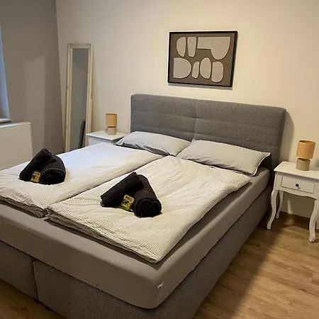 Zentral Wohnen Am Marktplatz Mit Balkon & Netflix Lägenhet *