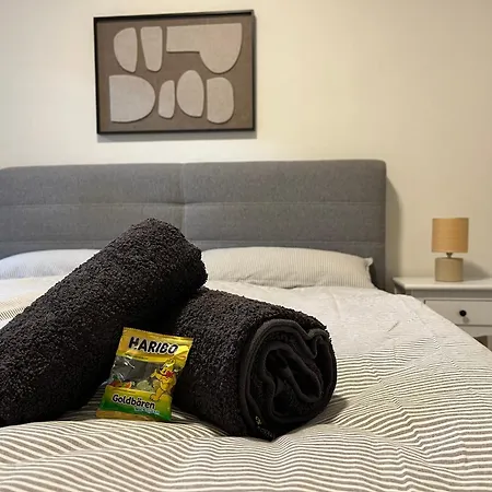 Zentral Wohnen Am Marktplatz Mit Balkon & Netflix Lägenhet